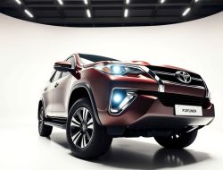 Ulasan Terbaru Toyota Fortuner: Fitur, Harga, dan Spesifikasi