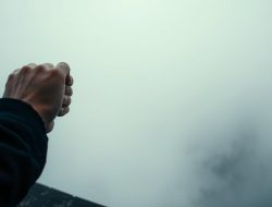 Menghadapi Acrophobia: Strategi Mengatasi Ketakutan Ketinggian