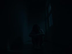 Penyakit Claustrophobia: Gejala, Penyebab, dan Penanganannya
